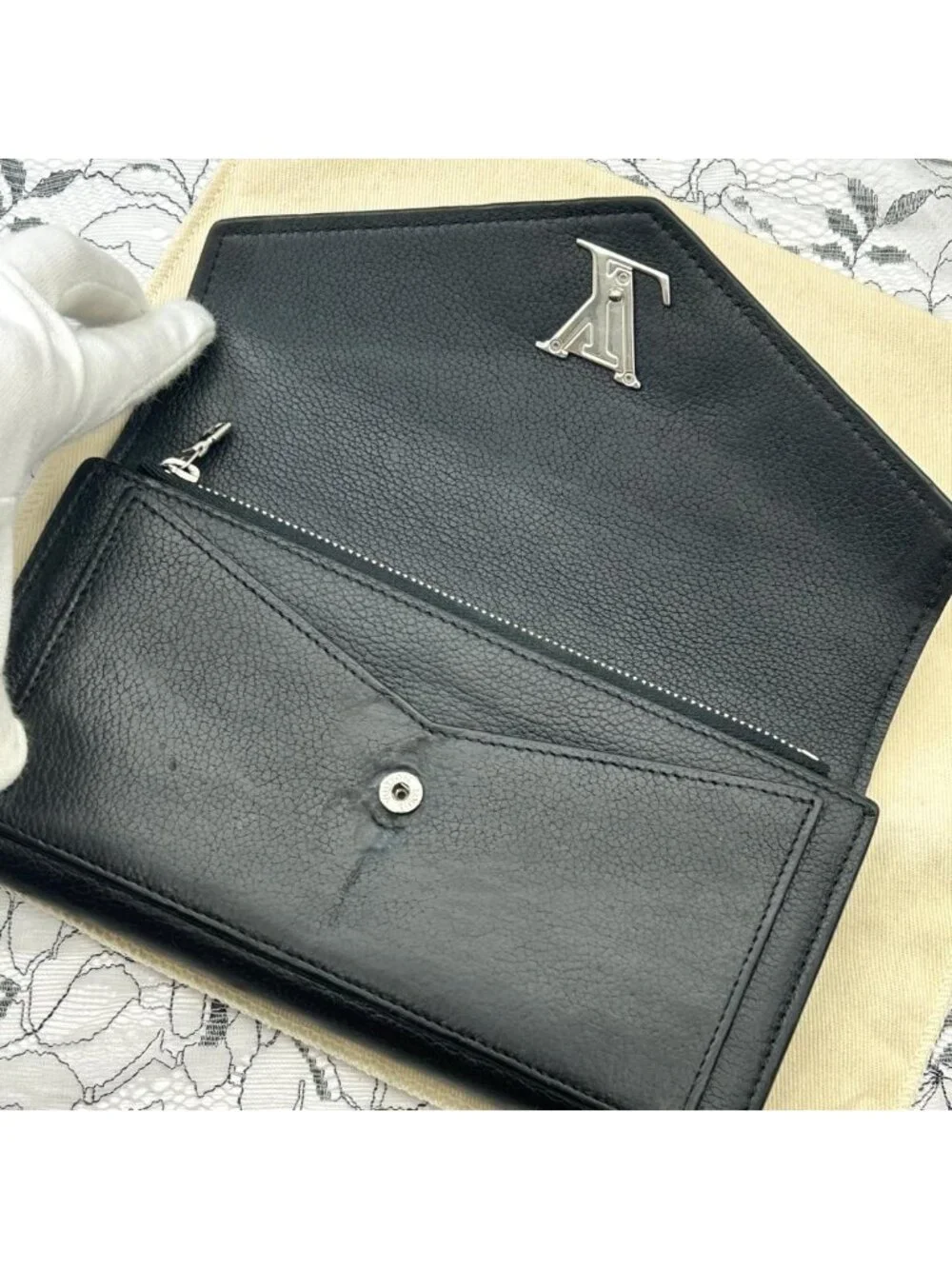 Louis Vuitton Portefeuille My Lockme Noir Wallet